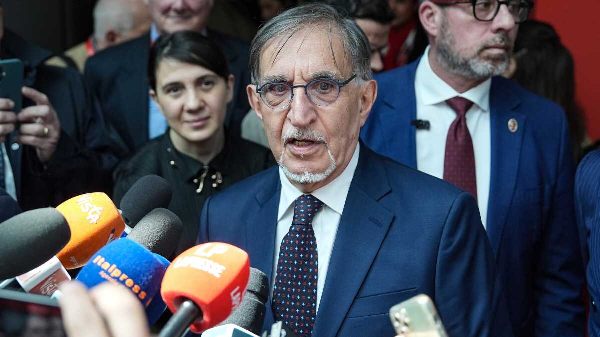 Immagine di La Russa: "Farò propaganda per l'astensione ai referendum". Opposizioni all'attacco