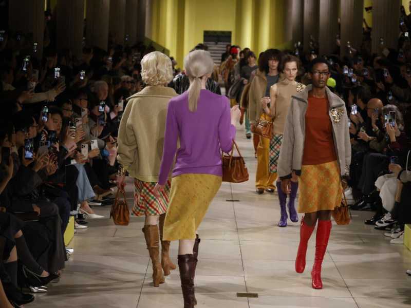 L'uscita finale della sfilata autunno-inverno di Miu Miu (foto courtesy gruppo Prada)