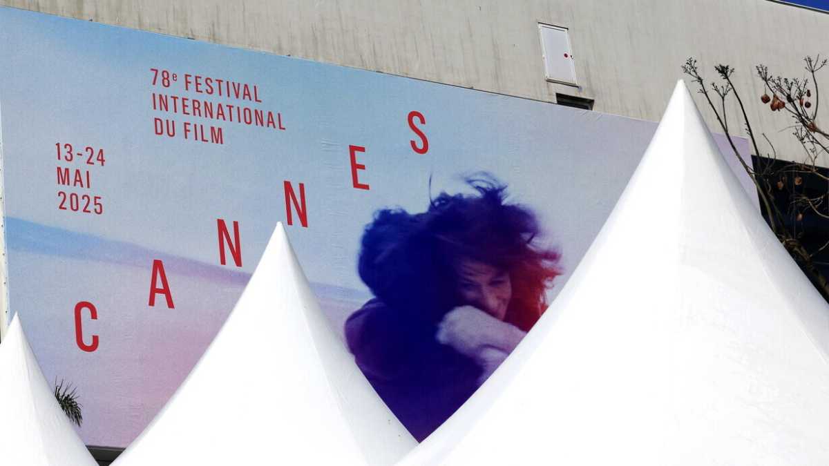 Immagine di C’è del salvinismo a Cannes: niente strascichi e scollature in nome della viabilità