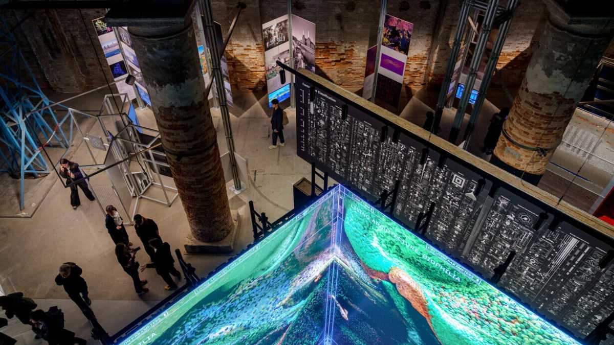 Immagine di Vuoto alla Biennale. La morte di Koyo Kouoh, i dubbi sulla sua eredità e sul futuro della fondazione