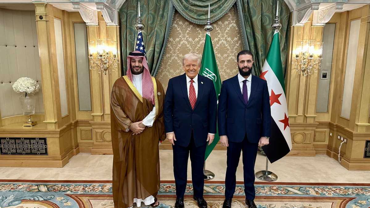 Immagine di La storica stretta di mano fra Trump e Sharaa lascia spiazzato Israele
