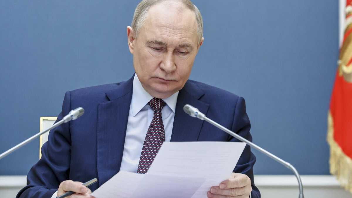 Immagine di Putin esita su Istanbul: è lui l’ostacolo alla pace, non Zelensky