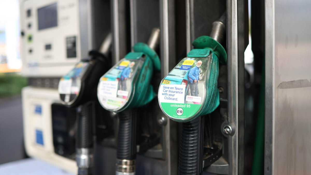 Immagine di Da oggi diesel più caro e benzina più economica: entra in vigore l'allineamento delle accise