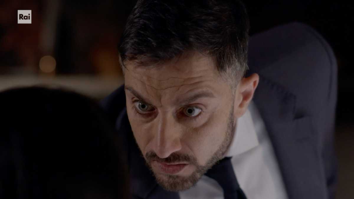 Immagine di Un posto al sole: Gagliotti alza le mani contro la moglie