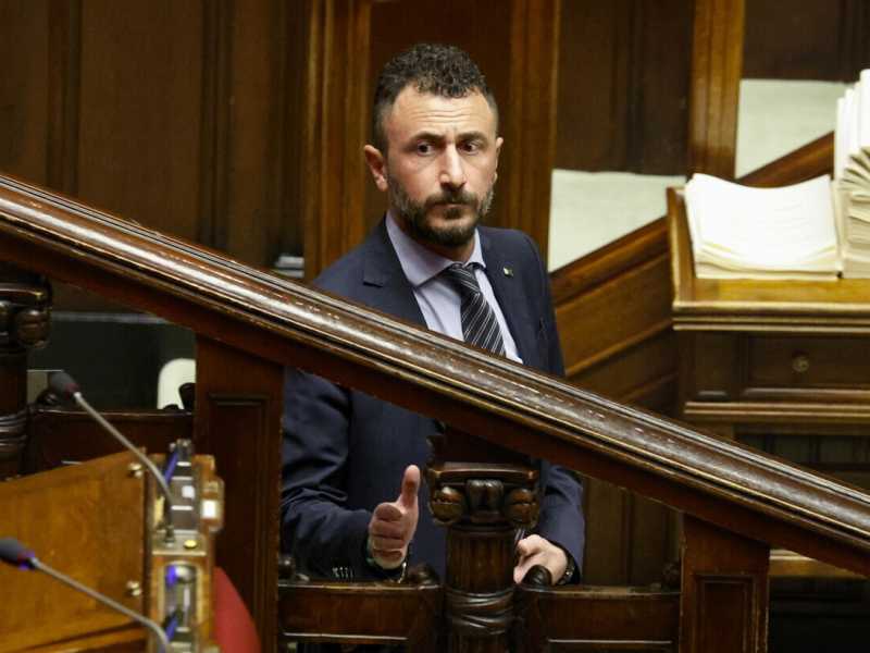 Pozzolo, Soumahoro e de Bertoldi. Vita da pària a Montecitorio