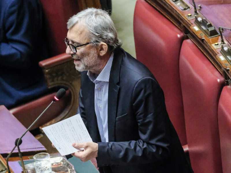 Giachetti: "Il minuto di silenzio di Conte per Gaza? Una farsa. Ha fatto bene Meloni a rimanere seduta"