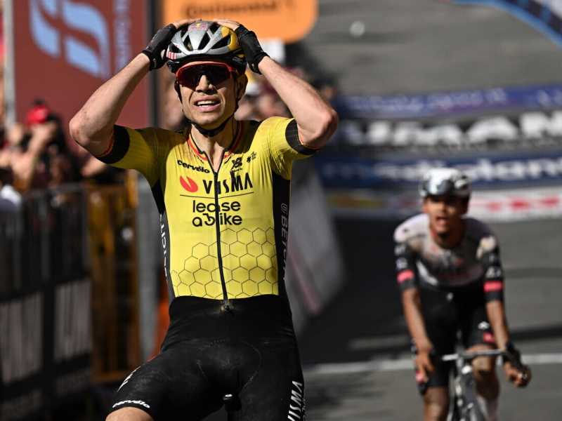 Wout van Aert ha vinto la nona tappa del Giro d'Italia 2025, Isaac Del Toro è la nuova maglia rosa (foto Ansa)