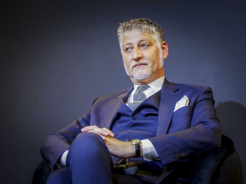 Il ministro Giuli di fronte a un esercito ideologico arruffato