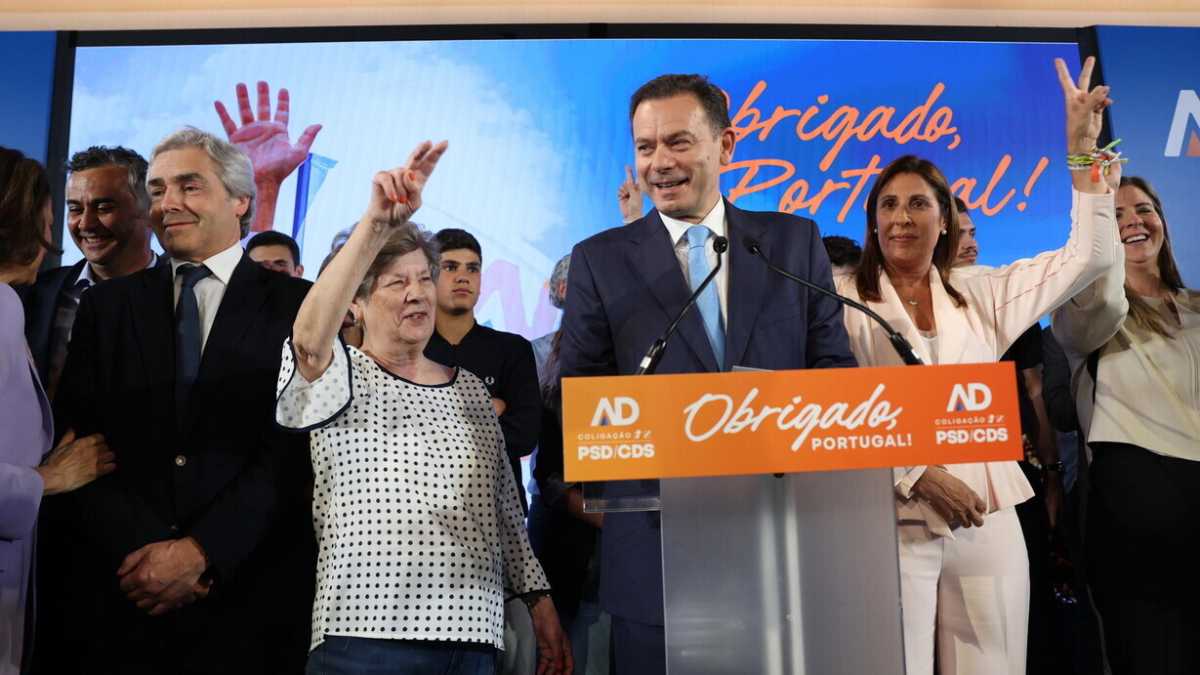 Immagine di Il Portogallo va a destra: vince il popolare Montenegro