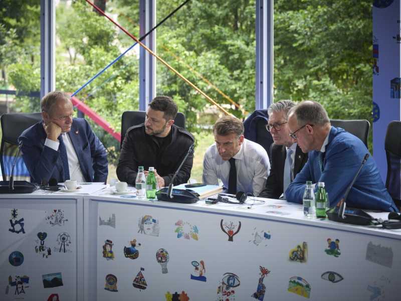 Ucraina, telefonata tra Trump e i volenterosi. Partecipa anche Meloni: "Sostegno agli sforzi Usa"
