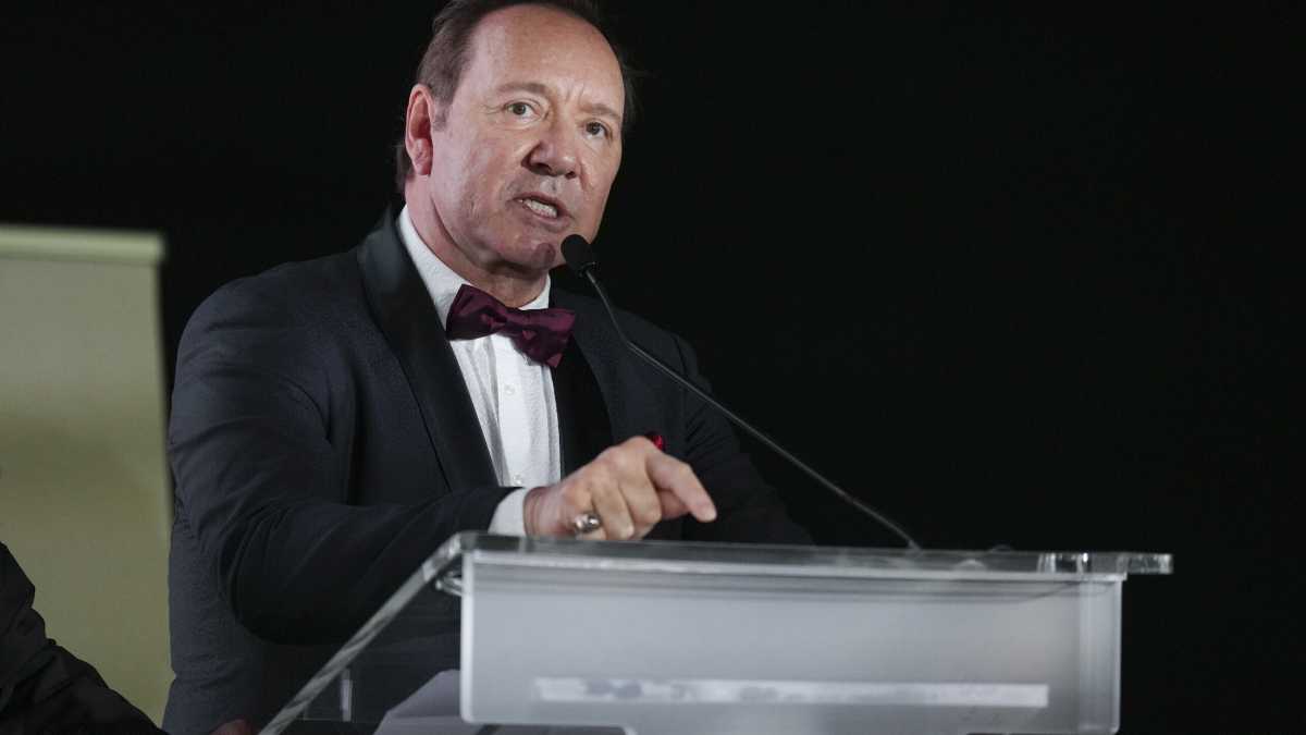 Immagine di Kevin Spacey è ancora in piedi
