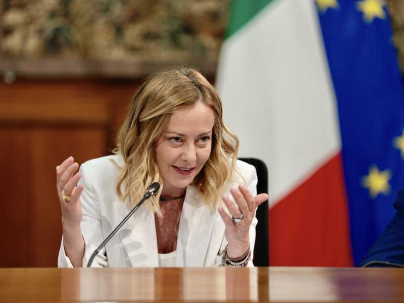 Ecco come Meloni vuole avvicinarsi al Ppe, senza fretta né annunci, dopo la lezione romena
