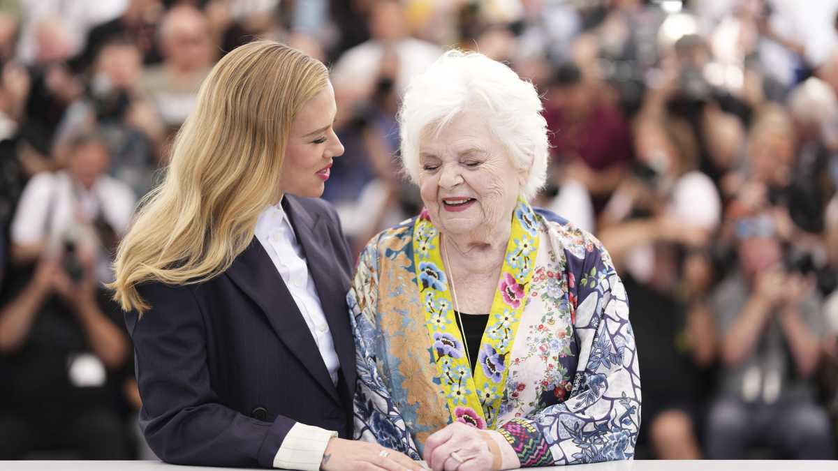 Immagine di Brave June Squibb e Scarlett Johansson. “Fuori” è bocciato e l’Italia è già pronta a recriminare
