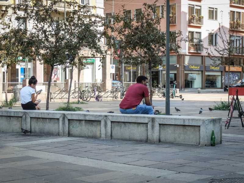 Una immagine di piazza Santa Francesca Romana in zona Porta Venezia a Milano, dove è stato accoltellato un egiziano di 19 anni (Matteo Corner/Ansa) <br />