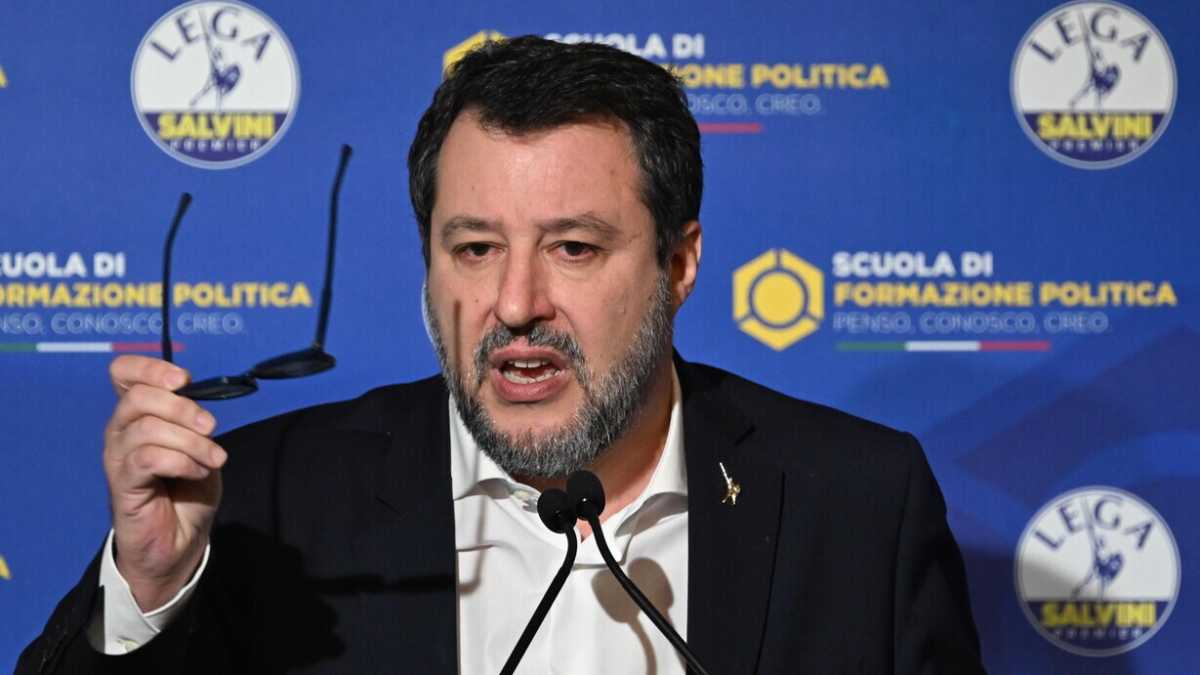 Immagine di Come si spiega e da dove arriva il litigio tra Quirinale e Salvini sulle regole per il Ponte