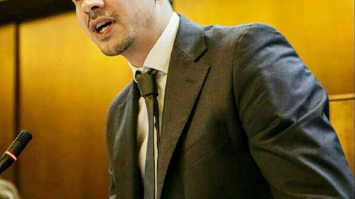 Immagine di A lezione con Luigi Iovino. L’ex M5s e lo scontro con il prof Gennaro Avallone