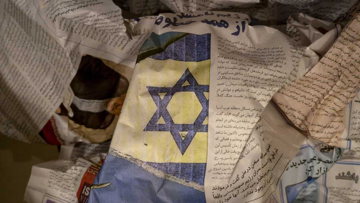 Immagine di Con Israele, la verità è negoziabile e le bugie un titolo di giornale