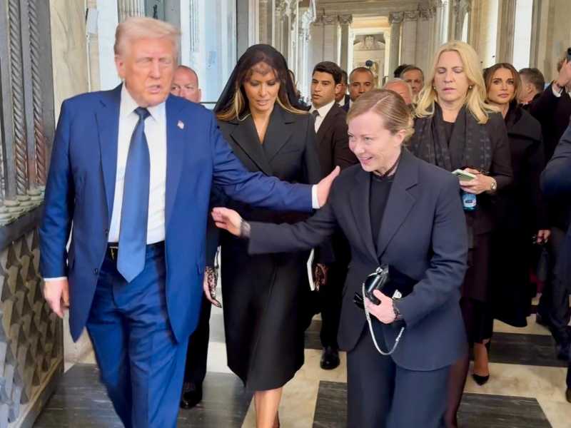 Meloni prepara un altro viaggio da Trump nel nome di Colombo, eroe anti woke
