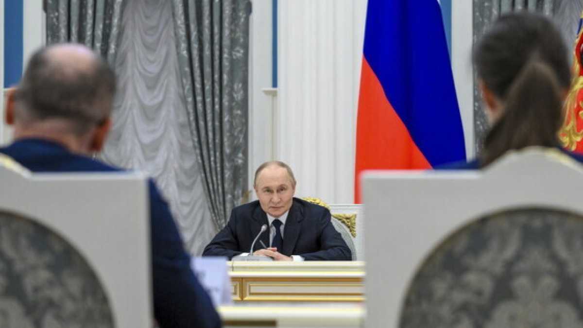 Immagine di La tela di Putin con il memorandum per la pace