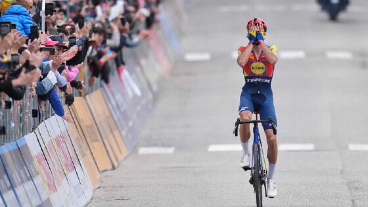 Immagine di La vittoria gregaria di Carlos Verona al Giro d'Italia 2025
