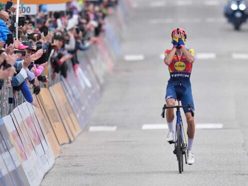 La vittoria di Carlos Verona nella 15esima tappa del Giro d'Italia 2025 (foto LaPresse)