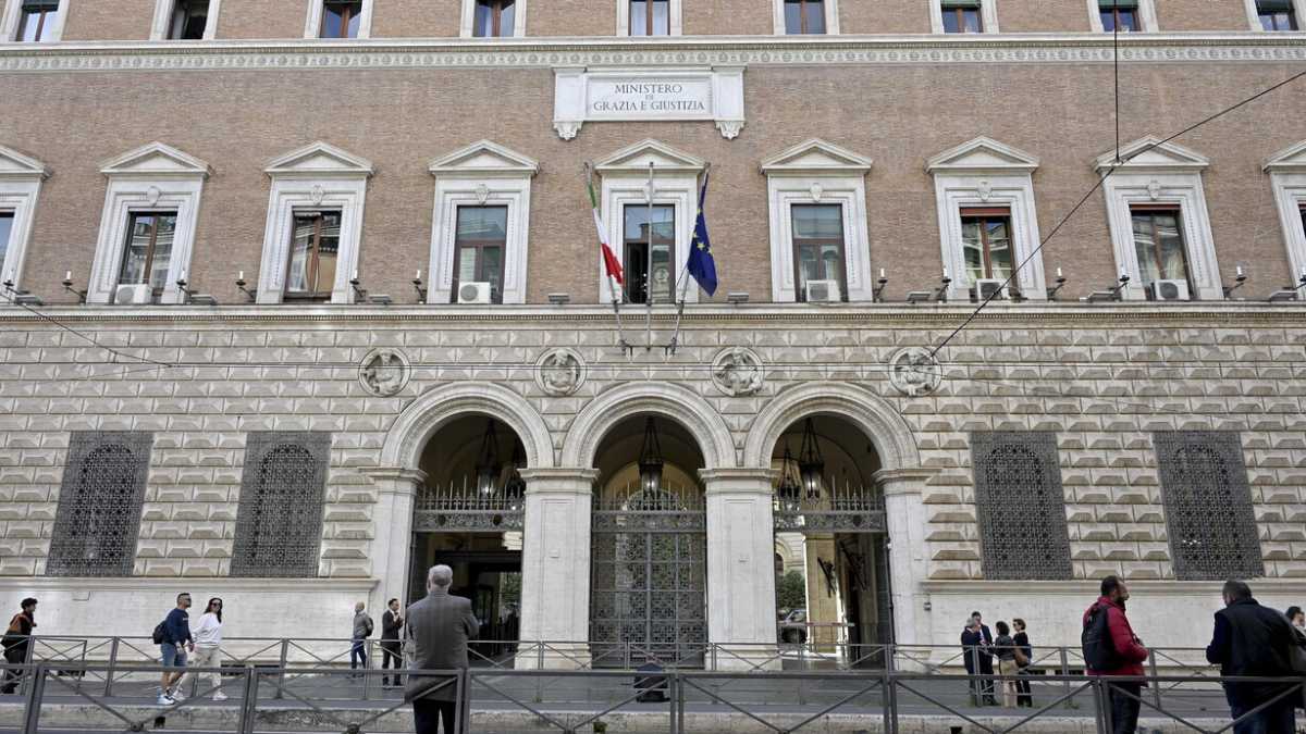 Immagine di Dopo cinque mesi il governo nomina il nuovo capo del dap: chi è Stefano Carmine De Michele