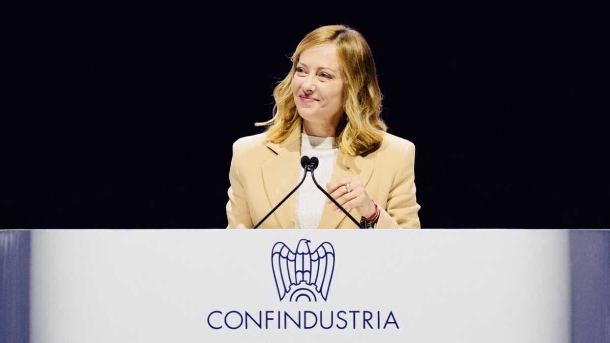 Immagine di Meloni placa Confindustria e attacca la Ue. In serata la festa a Colle Oppio per Arianna
