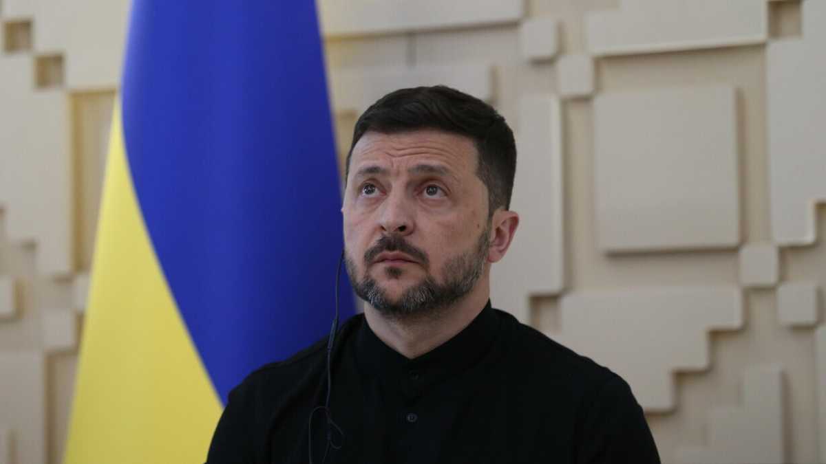 Immagine di Zelensky è convinto: gli Stati Uniti sono con Kyiv. L’incontro fra lui, Trump e Putin