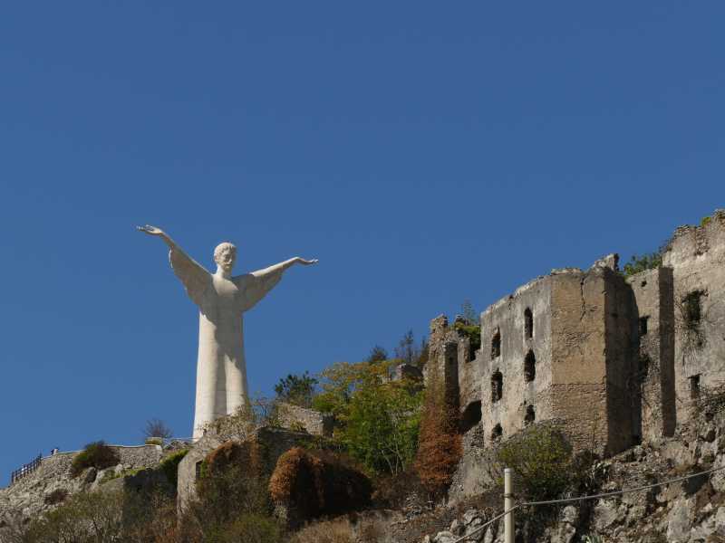 &nbsp;Statua del Redentore di Maratea (foto di Aniello Bizzoco, WikiCommons)