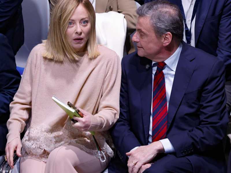 “Il nulla di Meloni sulla politica economica. Dica qualcosa, anche di destra”. Intervista a Calenda