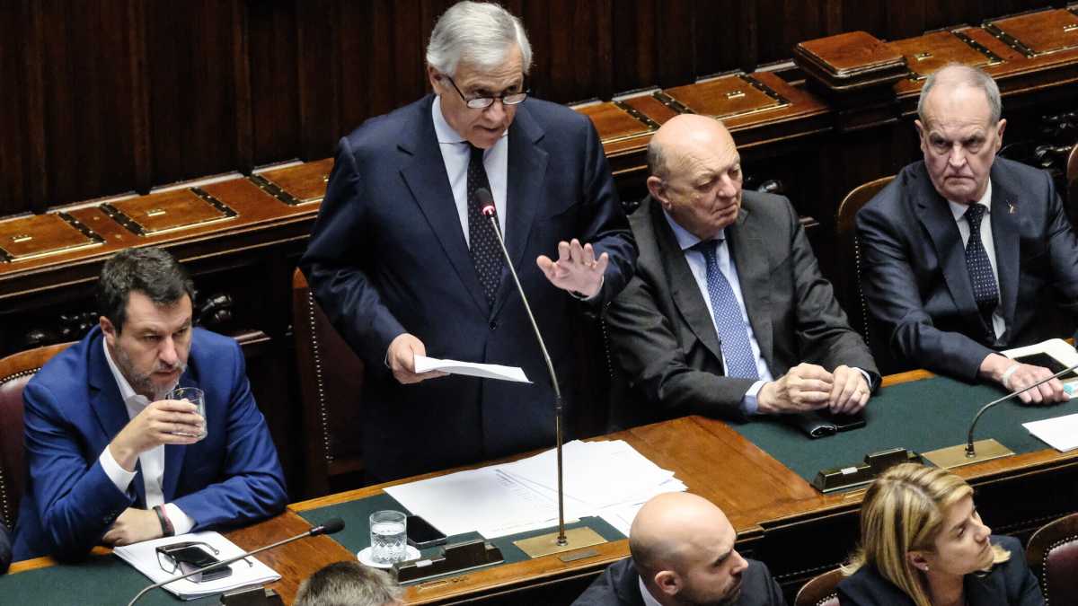 Immagine di Tajani-Crosetto-Giuli: "Gaza non è di sinistra". Si spacca l'opposizione e rinasce il Terzo Polo