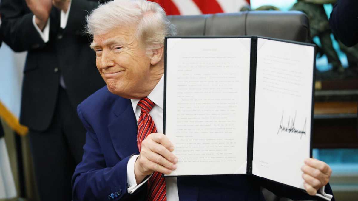 Immagine di Il tribunale commerciale statunitense ha bloccato i dazi di Trump: “Sono illegittimi”