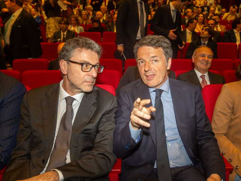 Un governo che vive su Marte. Renzi contro Giorgetti