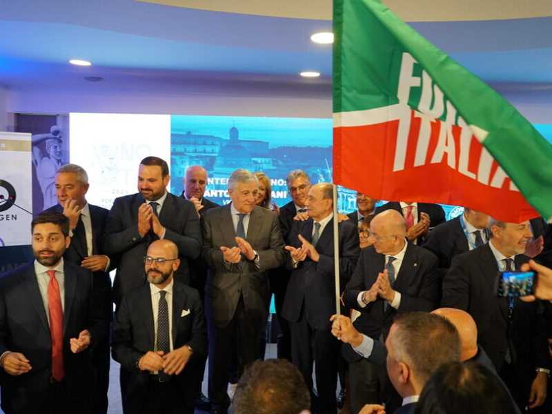 I big di Forza Italia contro Fedez: da Craxi ai ministri nessuno vuole il rapper all'evento dei giovani azzurri