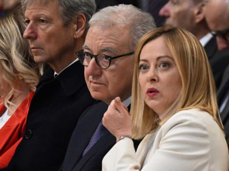 La decisione di Meloni e Mantovano: "Dal 2026 via la scorta dei Servizi segreti agli ex premier"