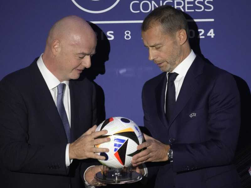 Gianni Infantino e Aleksandr Ceferin (foto Ap, via LaPresse)