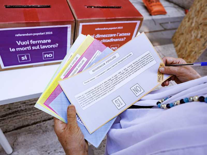 Il costituzionalista Curreri: "Legittimo non votare i quesiti referendari, ma il quorum va abbassato"