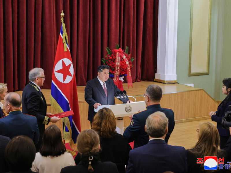 Così la Corea del nord tiene in piedi la macchina della guerra russa