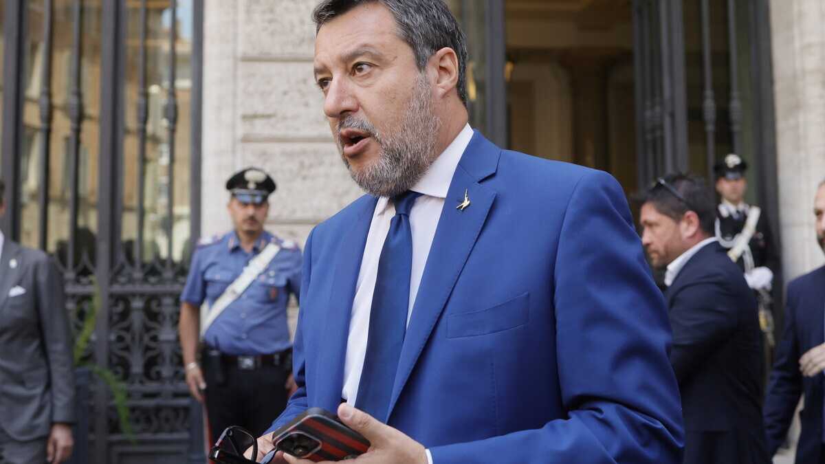 Immagine di Salvini su Marte: Meloni gli scippa il Dl Sicurezza, perde la sponda di Musk, la sua trappola è la legge elettorale