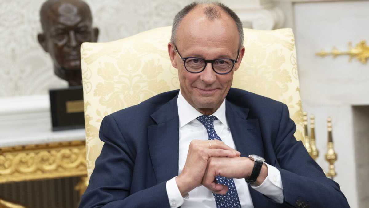 Immagine di Esercito e parole: lunga vita al modello Merz