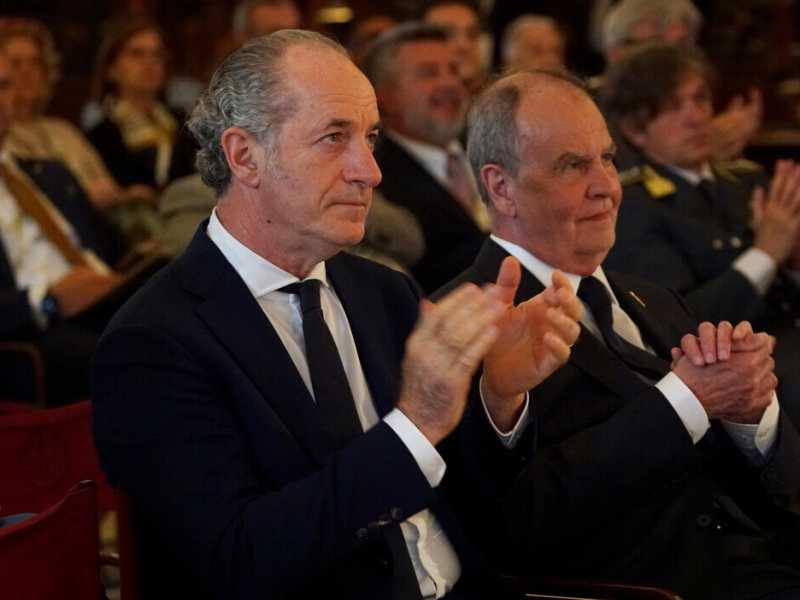 "Terzo mandato per i governatori": il petardo di FdI nelle mani di Calderoli. Pd in tilt in Campania