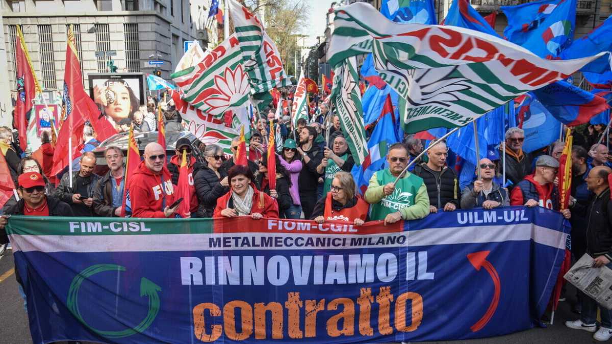 Immagine di Contratto rinnovato con Stellantis, ma in stallo con Federmeccanica. Parla Uliano (Fim-Cisl)