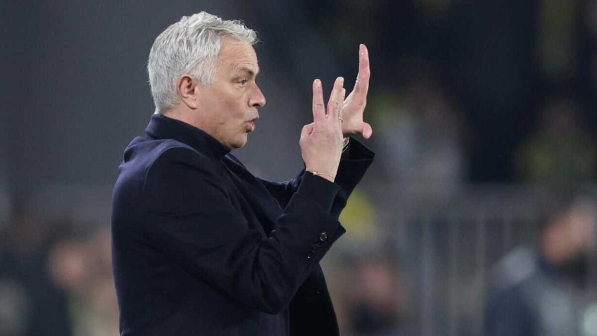Immagine di Per come siamo messi, cara Figc, la scelta migliore per la Nazionale è Mourinho