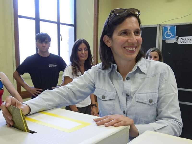 Elly Schlein a Roma, al voto per il referendum dell'8 e 9 giugno 2025 (Ansa)