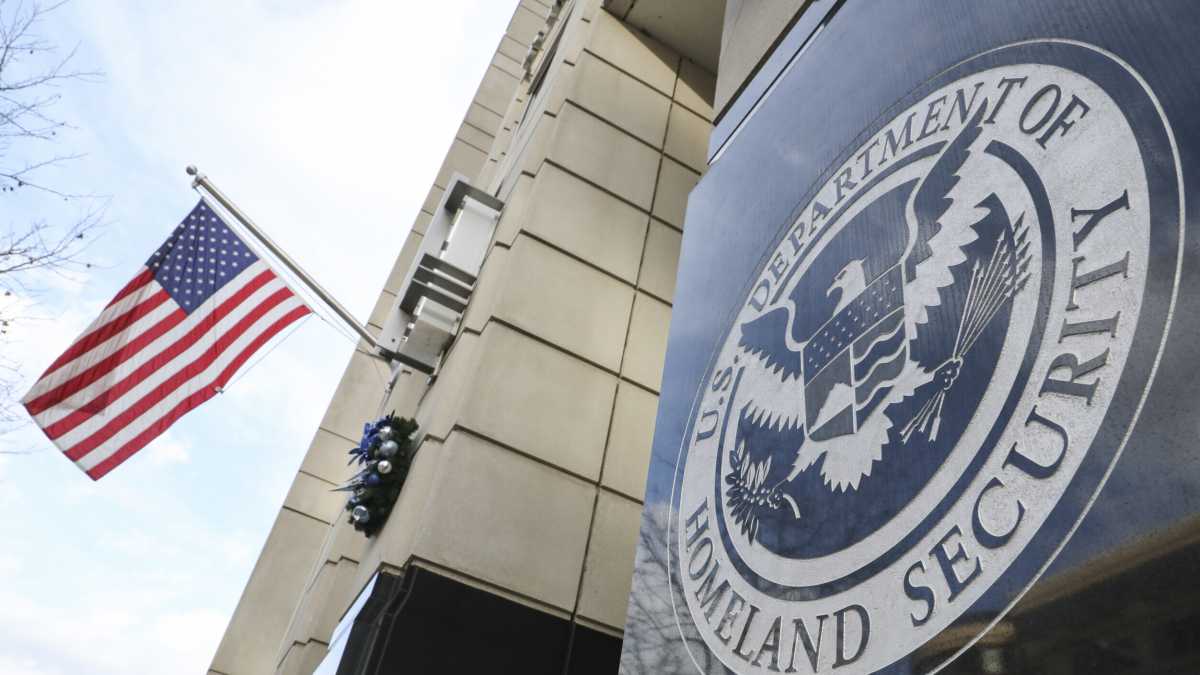 Immagine di L’agenzia americana per l’immigrazione rafforza i controlli sui datori di lavoro