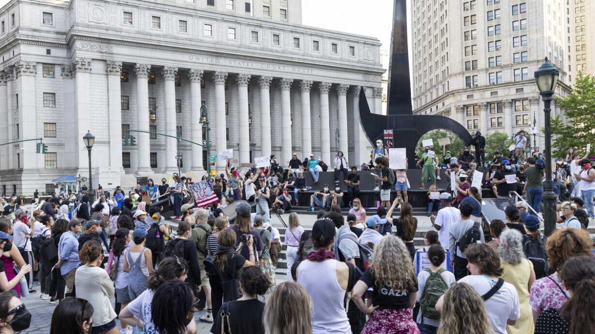 Immagine di La rabbia dei latinos delusi da Trump