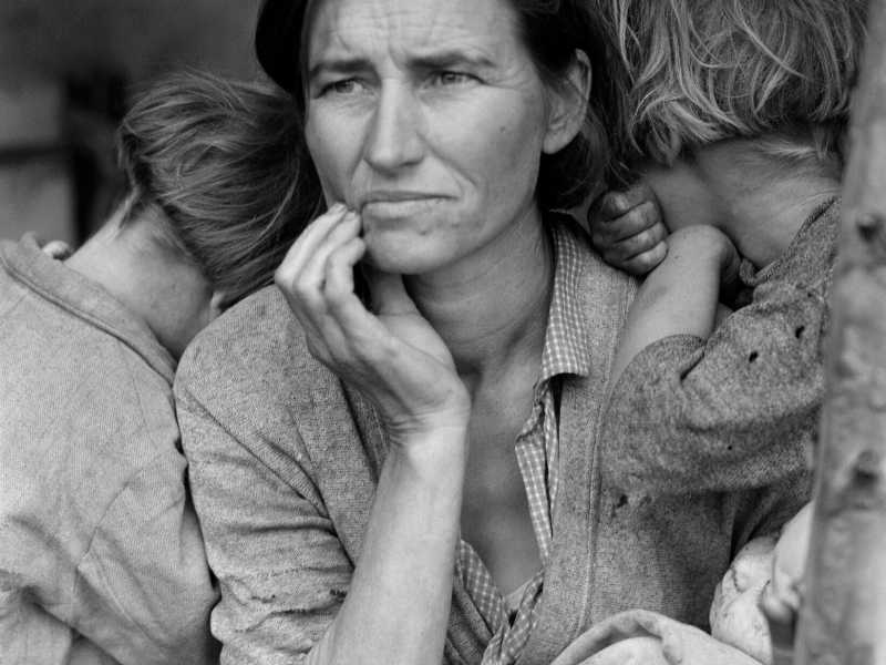Migrant Mother, fotografia scattata nel 1936 a Nipomo, in California, dalla fotografa americana Dorothea Lange (foto Getty)