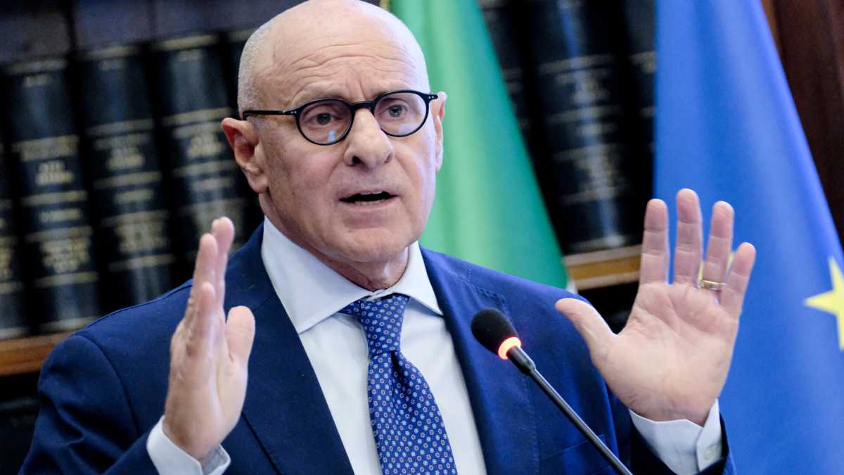 Immagine di Rampelli e Ciocchetti a colpi di podcast e youtube mattutini, FdI punta alla gara con Gualtieri