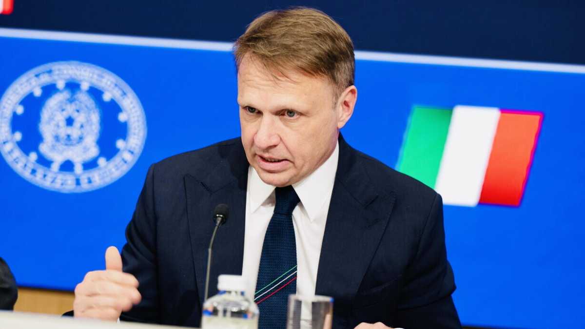 Immagine di Il ministro Lollobrigida: “Con Sbarra rompiamo un altro tetto di cristallo”