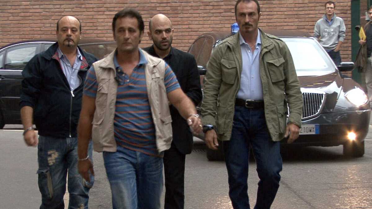 Immagine di Una scorta è per sempre. L’epica quotidiana dei protetti d’Italia